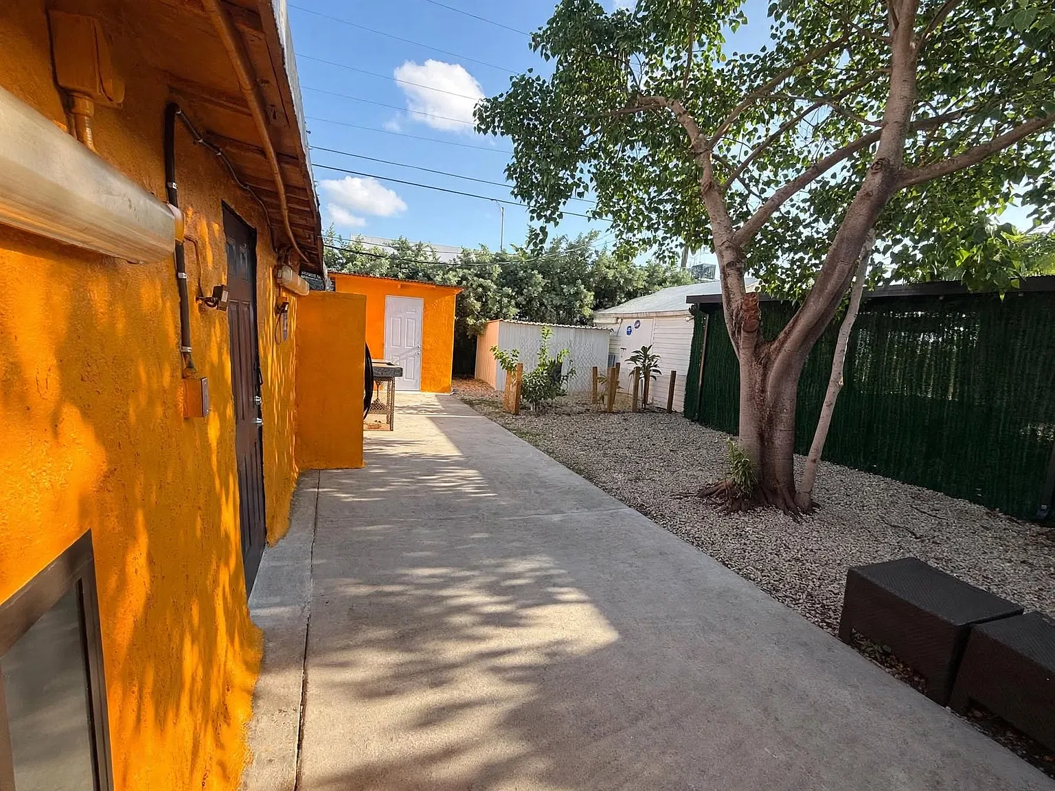 Studio, 200 sqft, $800 — Photo 1
