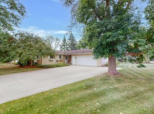 1005 E Meadow Grove Blvd, Appleton, WI 54915