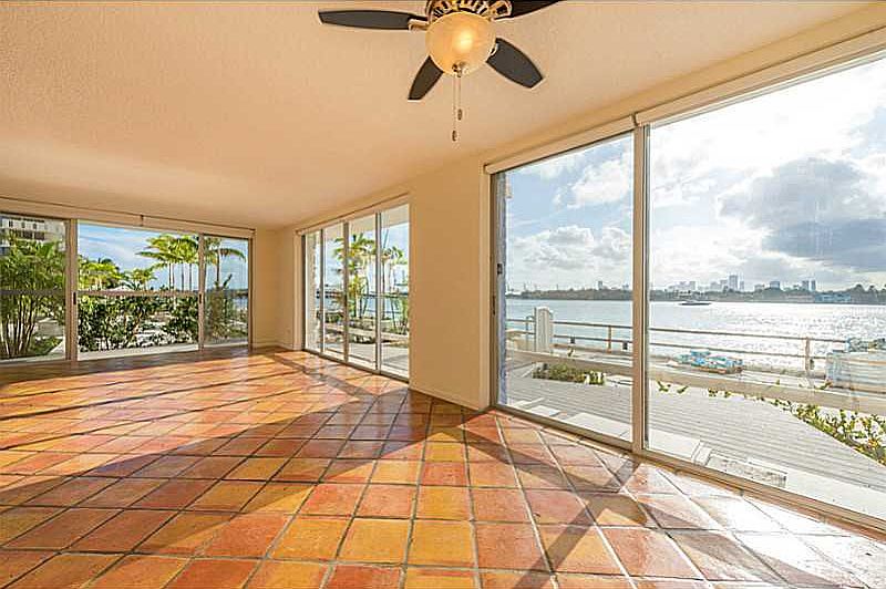 1st image of 800 West Ave APT 245