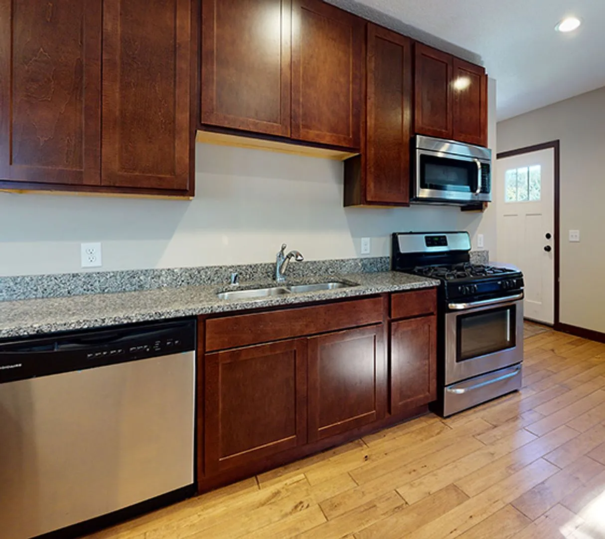 Affordable 5-Bedroom House close to U of M Campus — Photo 1