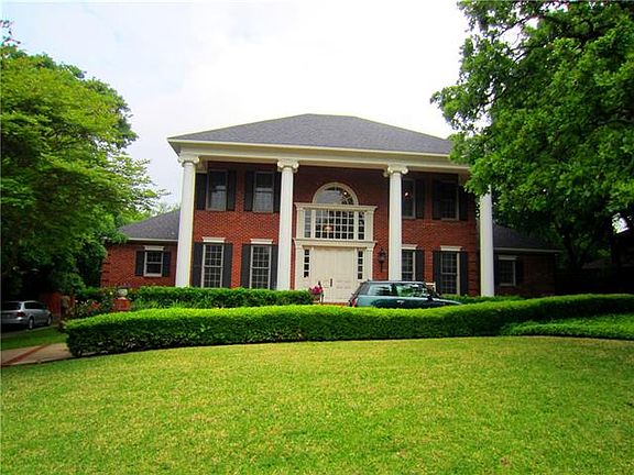 2nd image of 2261 Hollyhill Ln