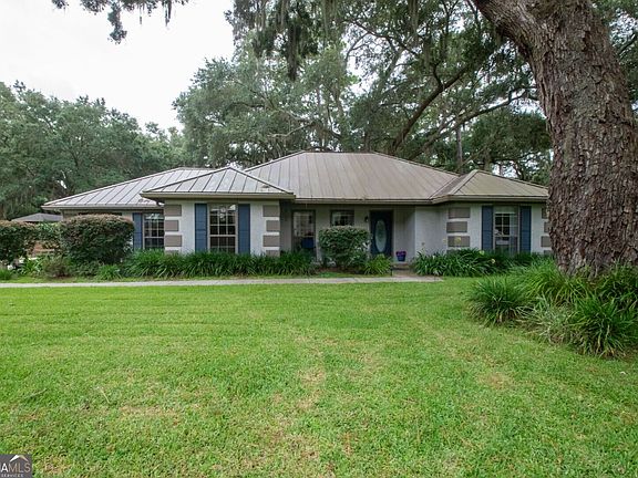 2nd image of 49 River Bend Dr