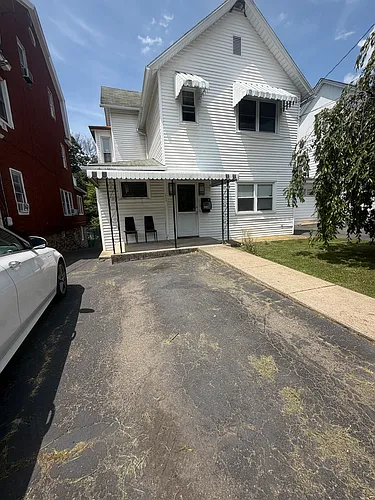 1717 Sanderson Ave Photo 1