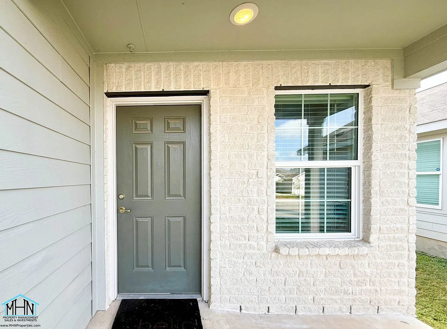 Comfort, Convenience & Accessibility! Beautiful 3-Bedroom 2-Bath Singe Storey Home Near Randolph ... — Photo 4