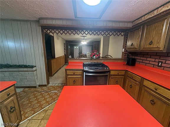 5th image of 214 Reed Ave