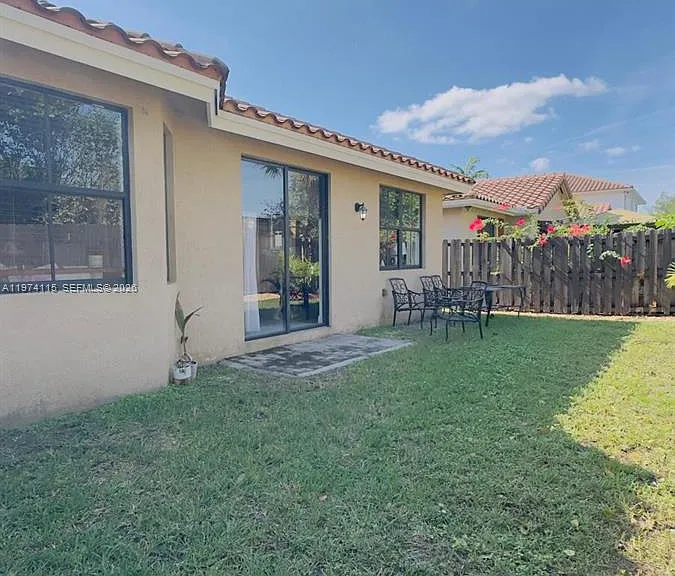 10131 NW 10th St — Photo 13