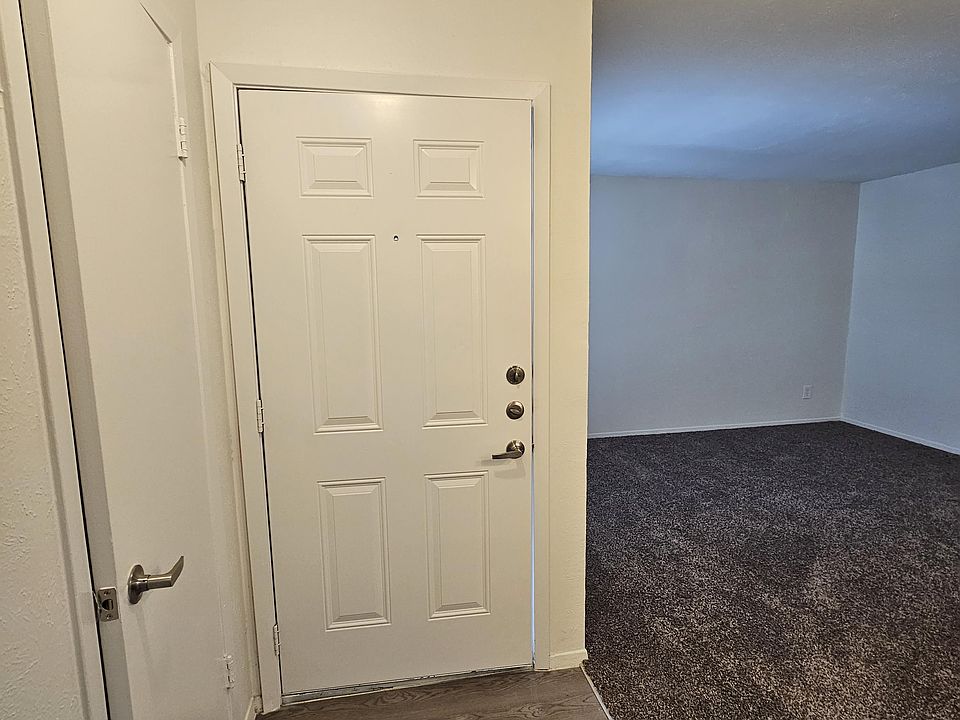 1st image of 2912 Phoenix Dr APT 1135