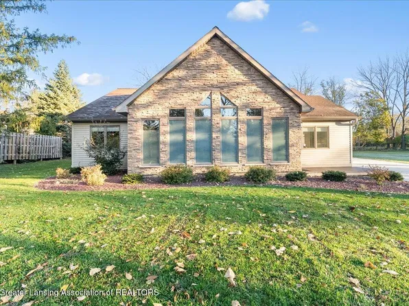 2324 Raby Rd, East Lansing, MI 48823