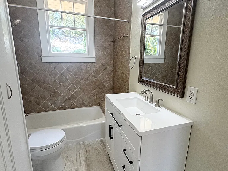 2100 Dartmouth Ave N — Photo 15