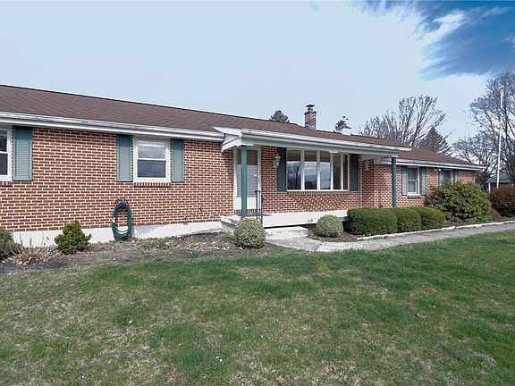 5th image of 501 Hilldale Dr