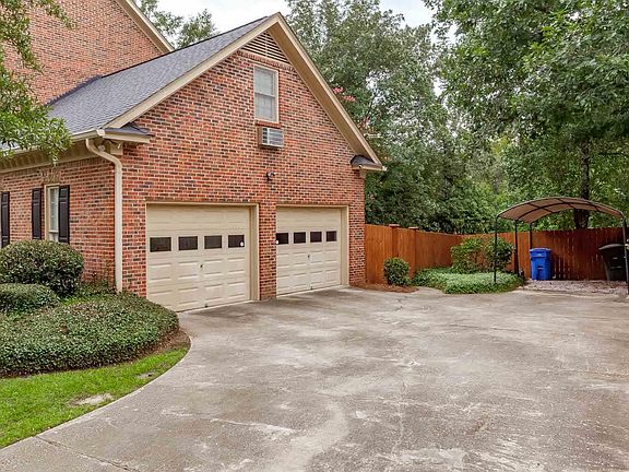 5th image of 220 Hamptons Grant Ct