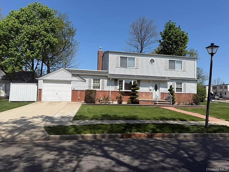 42 Rhodes Dr #HOUSE — Photo 1
