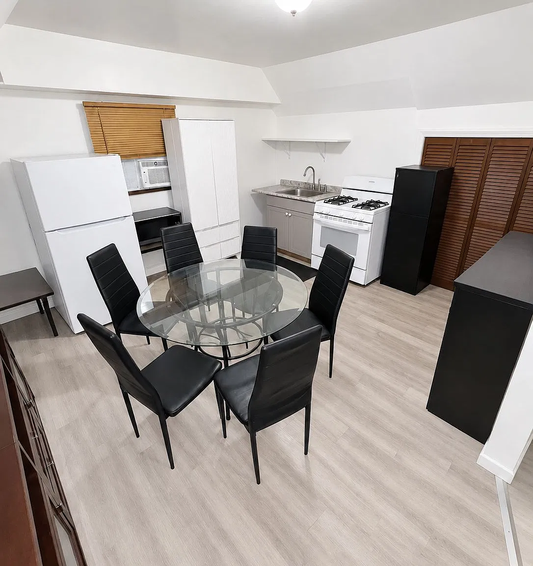 1 bed, $1,300 — Photo 4