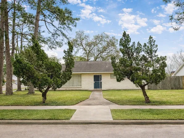 8303 Edgemoor Dr, Houston, TX 77036