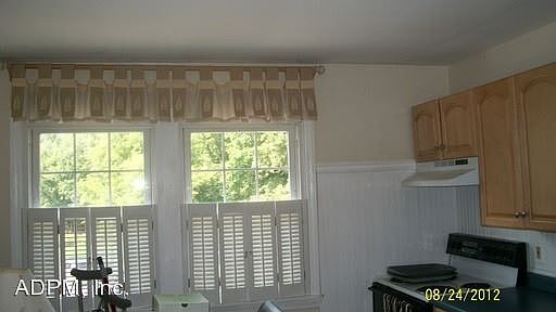 5th image of 22 Beacon Ave APT 6