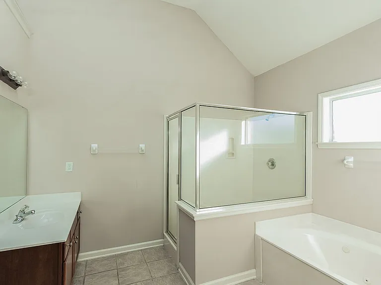 1625 Blackalder Cv — Photo 8