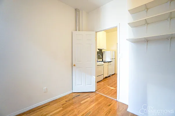 Rented by City Connections Realty | media 14