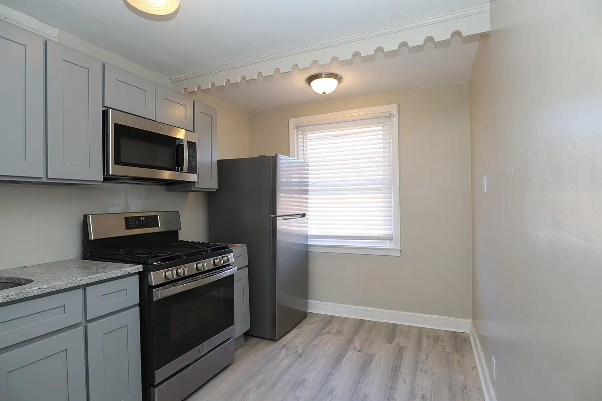Building Photo - 6335 Carnation St #2