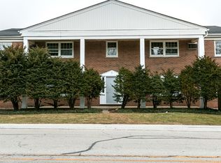 1621 Ogden Ave APT 4, Lisle, IL 60532