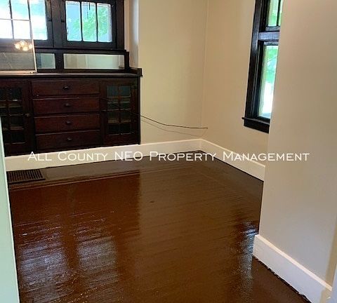 4th image of 3508 Belden Ave