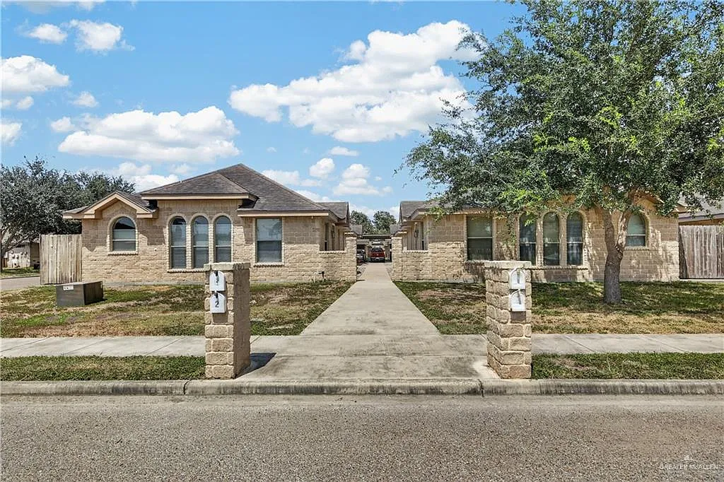 2 bed, 2.5 bath, 924 sqft, $1,000 — Photo 1