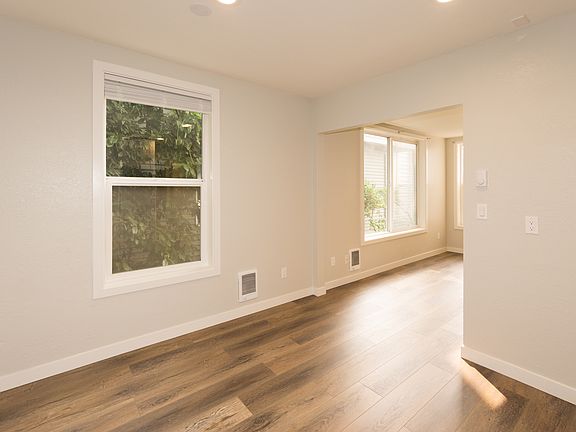 Eating Area Flows Freely into Great Room
