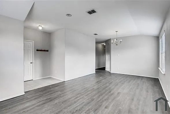540 Coolidge Ln — Photo 5