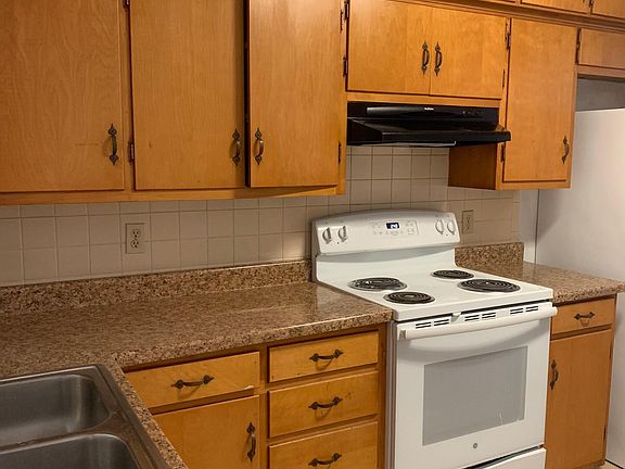 5th image of 841 W Hazel St