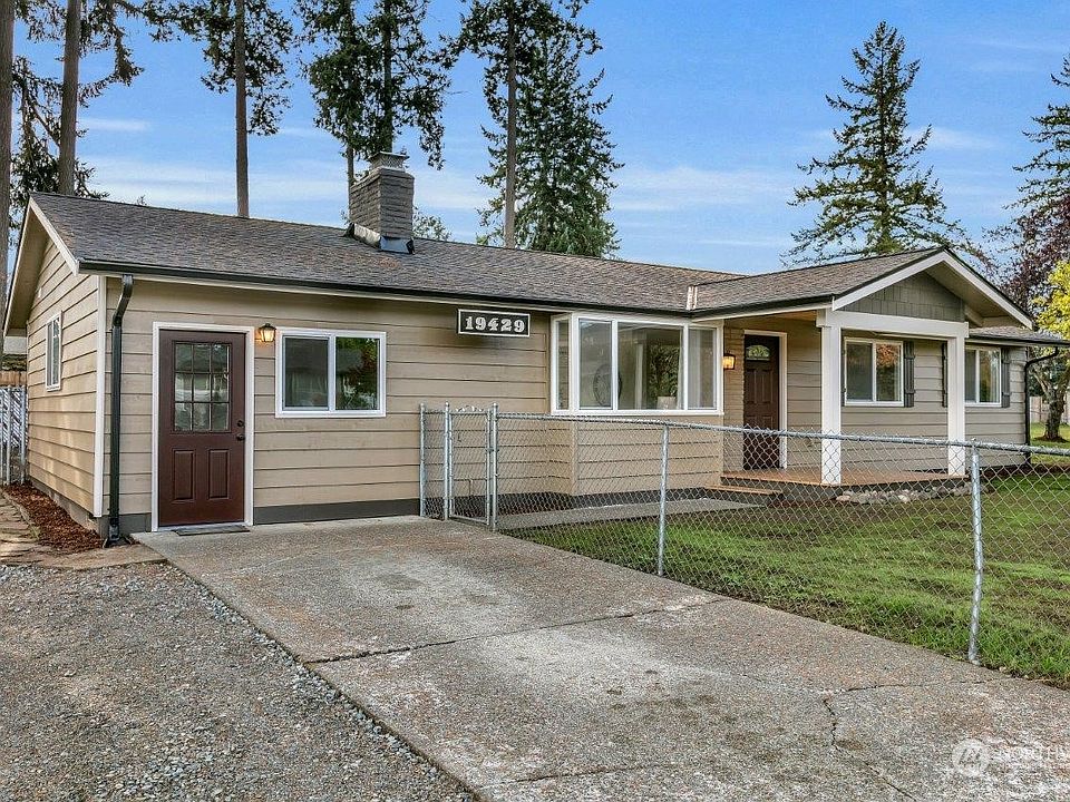 1st image of 19429 aurora Drive E