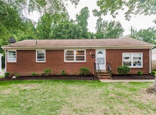803 Old Town Dr, Colonial Heights, VA 23834