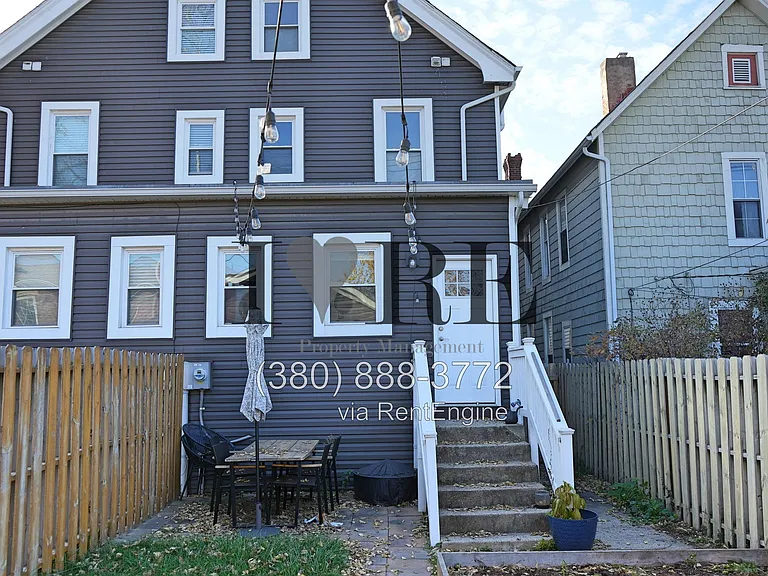 148 N Monroe Ave — Photo 30