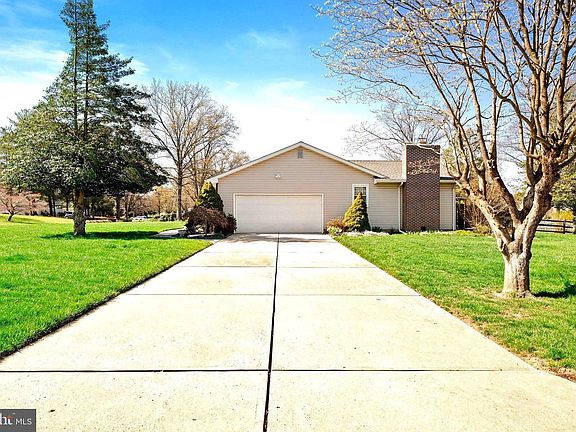4th image of 6 Stanley Dr
