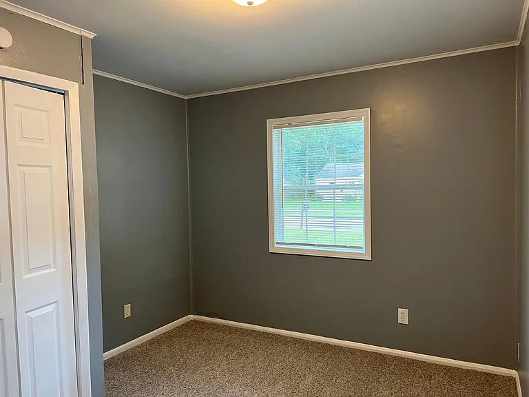 915 Shumway Ave — Photo 18