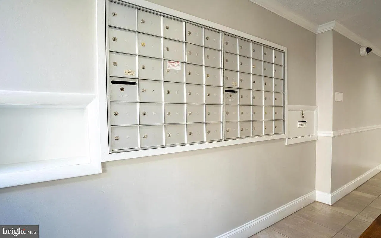 1 bed, 1.0 bath, 557 sqft, $1,750 — Photo 2