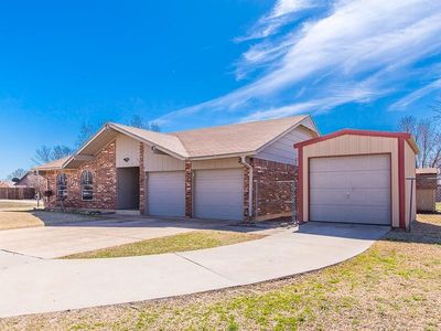 1217 Kings Ct, Moore, OK, 73160