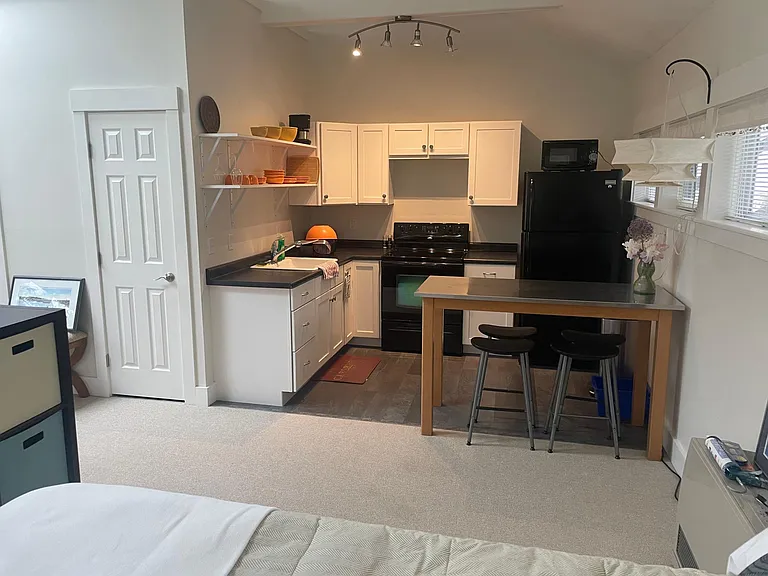 65 Jordan Ave #STUDIO — Photo 29