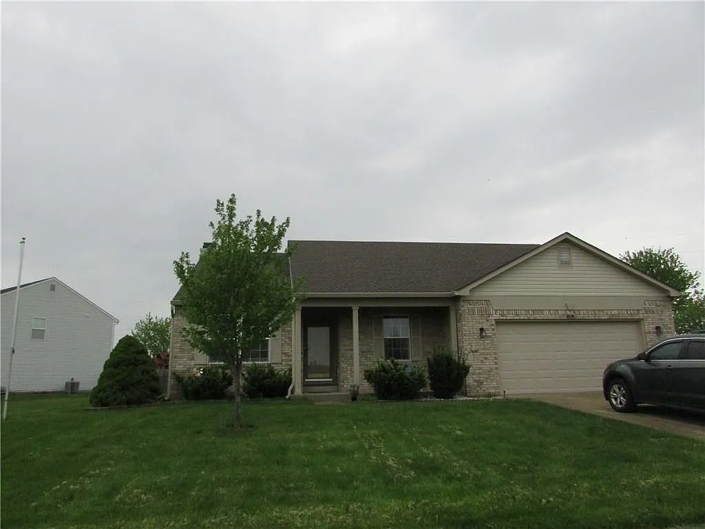 274 Pineview Dr photo 1