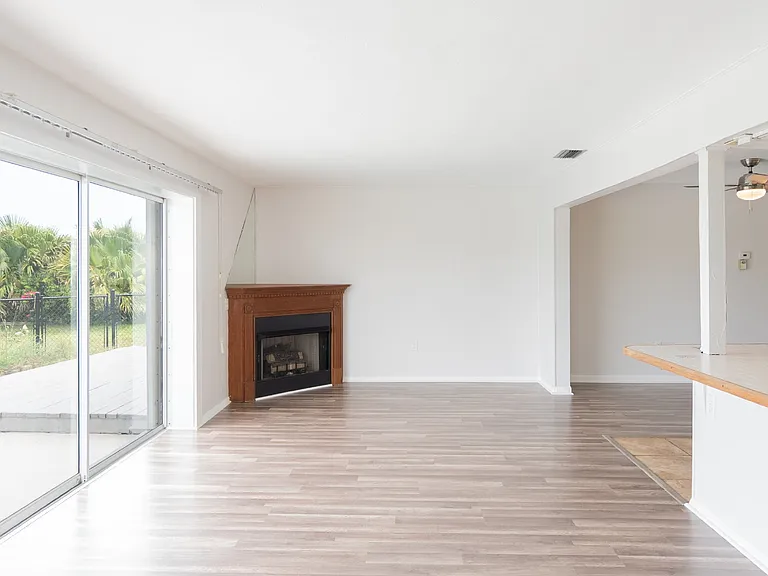 143 Rotonda Cir — Photo 17