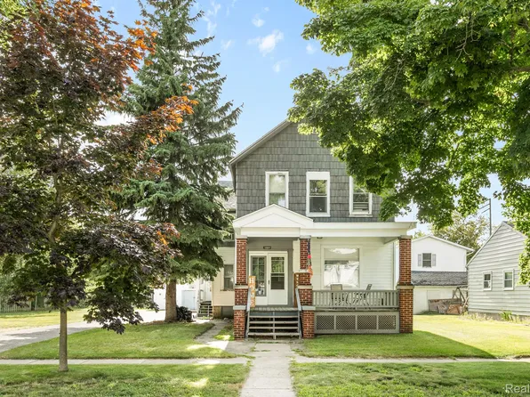 1809 6th St, Port Huron, MI 48060