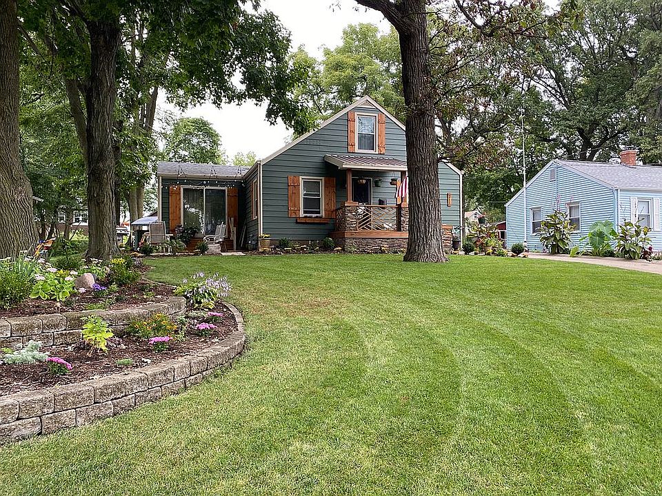 1st image of 211 W Gloria Dr