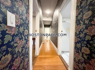 38 Floyd St, Waltham, MA 02453