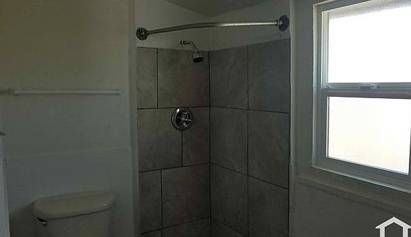 4th image of 1545 W Roosevelt St APT 5B