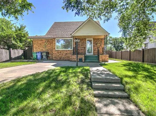 735 W 17th St N, Lethbridge, AB T1H 3E2