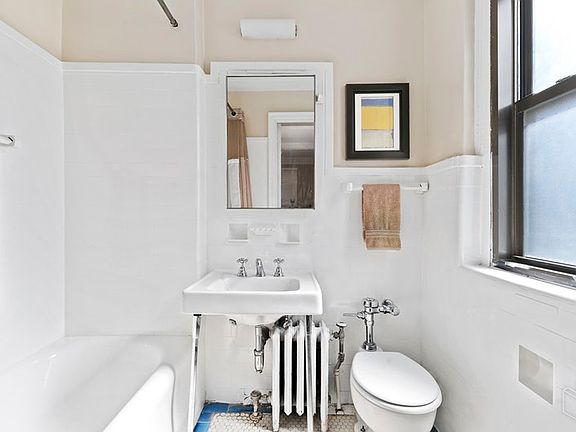 3rd image of 457 W 57th St #1609