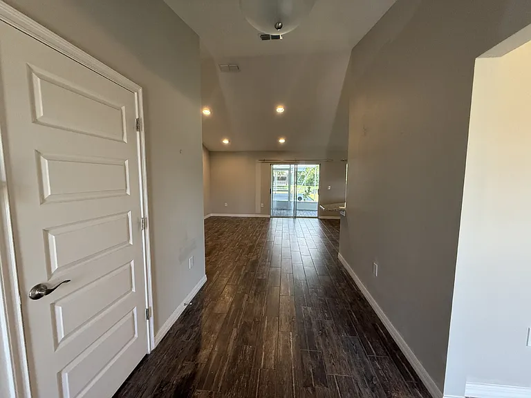 230 Wisconsin Ave — Photo 5