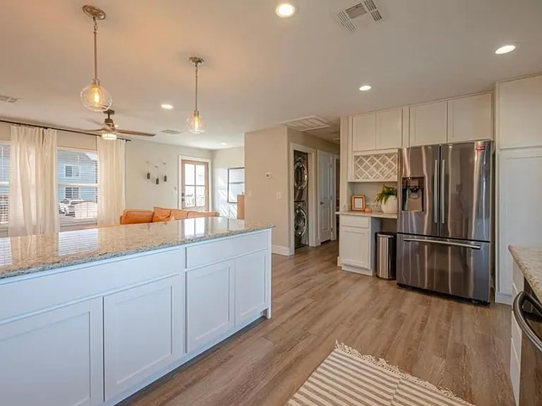 7 Lauderdale Dr — Photo 24