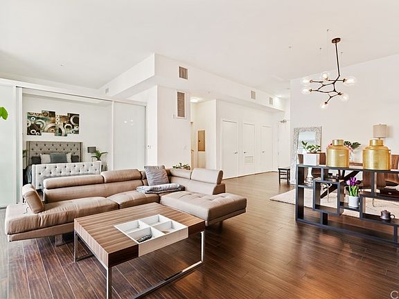 4th image of 238 S Arroyo Pkwy Unit 204