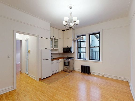 3rd image of 166 E 92nd St APT 1F
