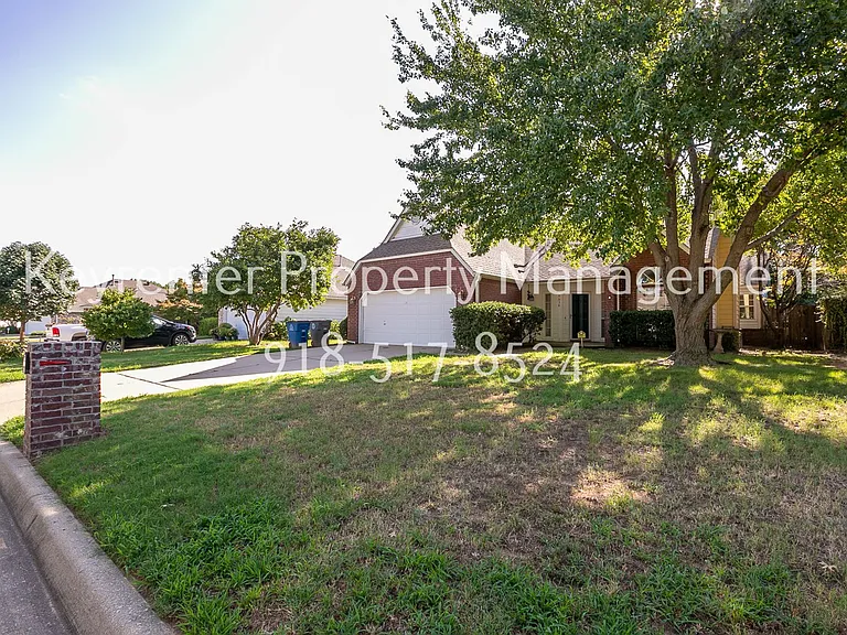 9638 S 90th East Ave — Photo 2
