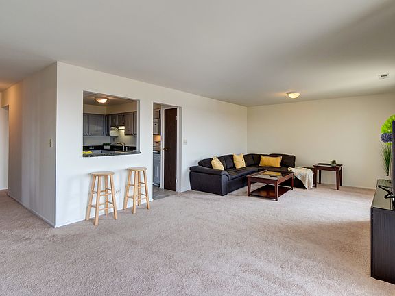 4th image of 1747 W Crystal Ln Unit 701